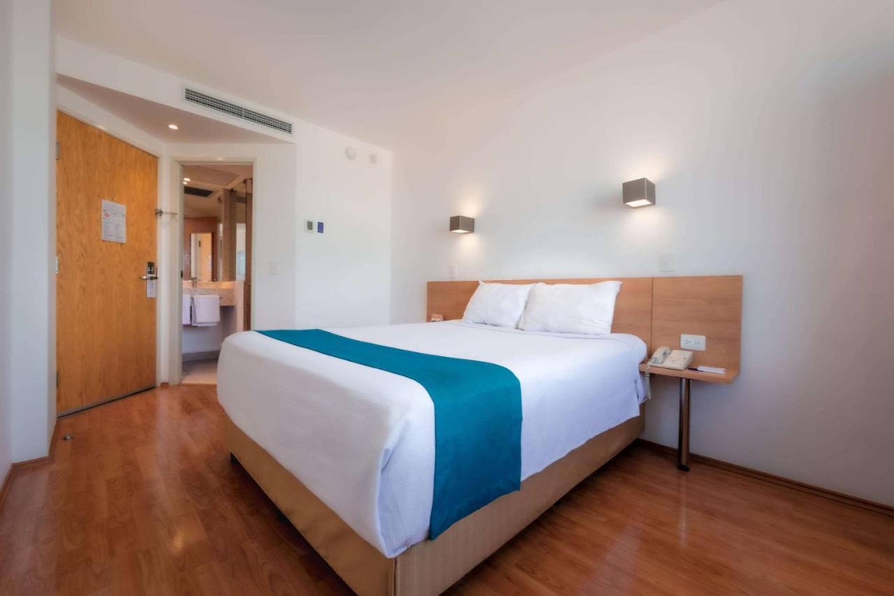 Sleep Inn Leon Antares Eksteriør billede